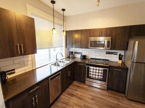 Building Photo - 110-110 Baxter Ave