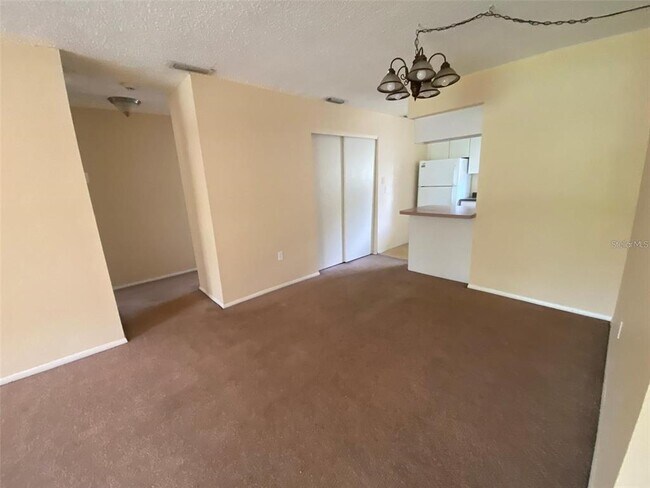 Foto del edificio - 2621 Pine Lake Terrace