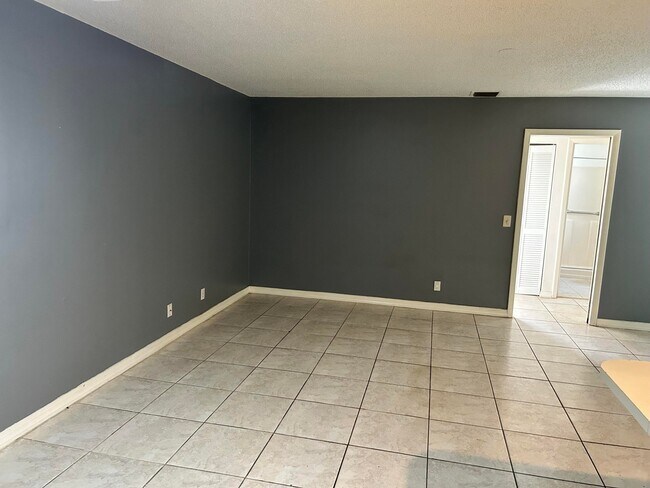 Building Photo - 23 Crossings Cir