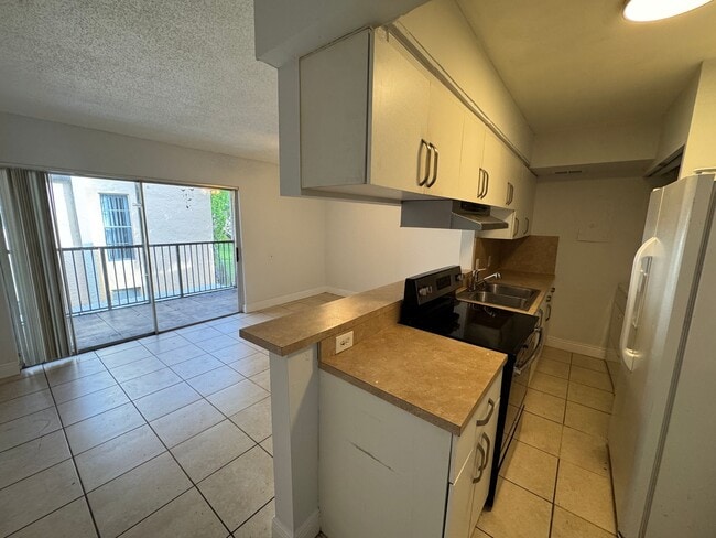 Photo - 4529 Treehouse Ln