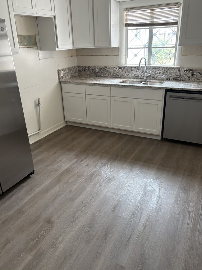 New Kitchen - 1038 Buena Vista Dr SE