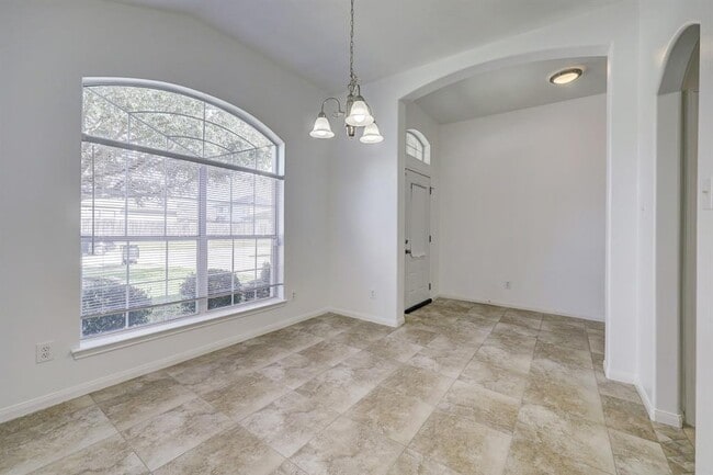 Building Photo - 25407 Clover Ranch Dr