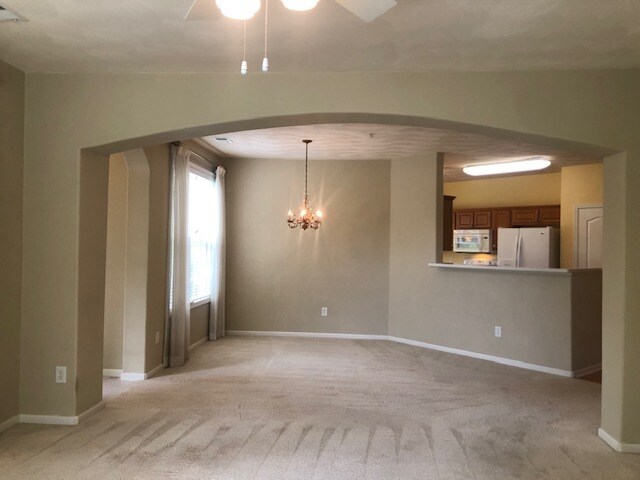 Building Photo - 2729 Browning Dr