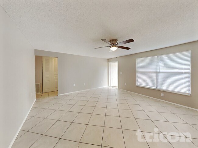 Foto del edificio - 6101 37th Ave W