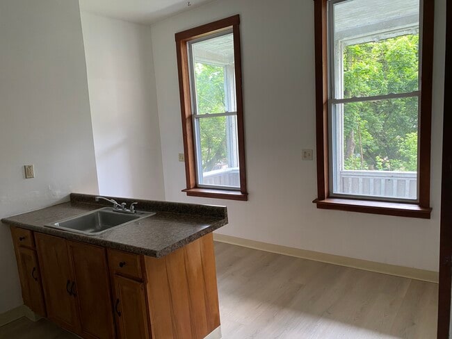 Building Photo - 211 Steuben St