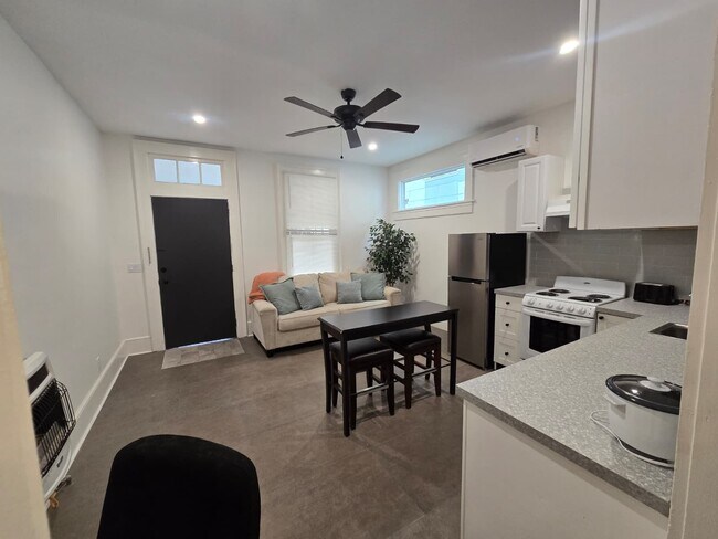 Foto del edificio - 224 Finley Ave