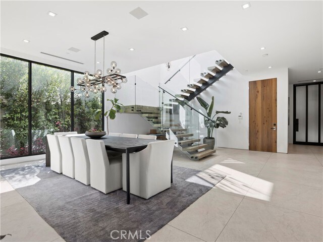 Foto del edificio - 854 N Stanley Ave