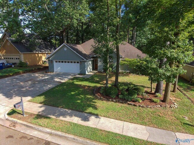 Foto del edificio - 205 Jarrett Ln