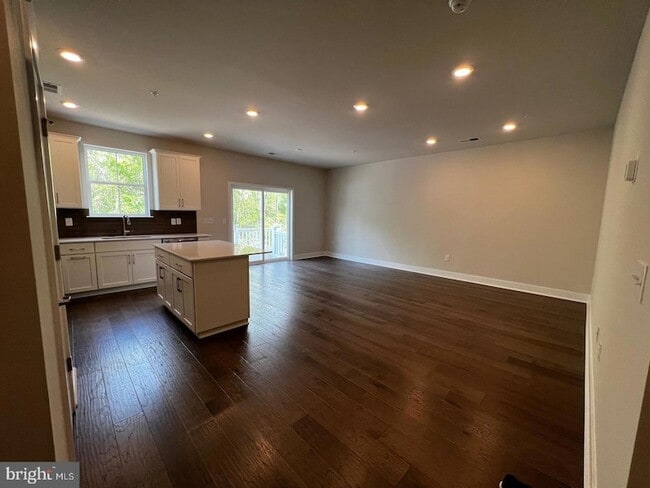 Foto del edificio - 327 Foundry St