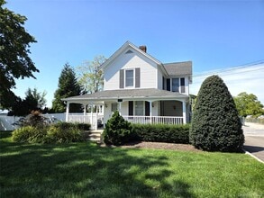 305 Edwards Ave
