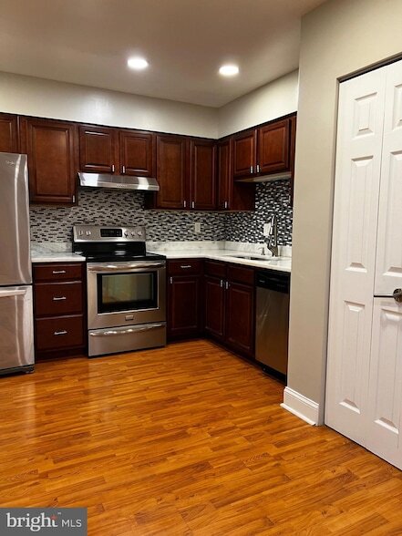 Foto del edificio - 6964 Hanover Pkwy