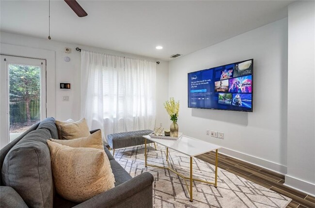 Foto del edificio - 1399 N Druid Hills Rd