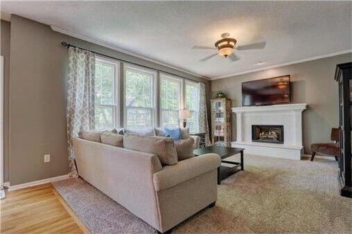 Building Photo - 4 Bedroom / 3.5 Bath Olathe Home Available...