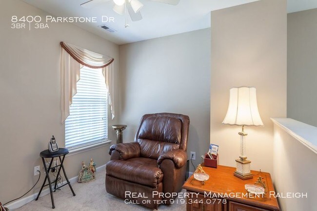 Building Photo - 8400 Parkstone Dr