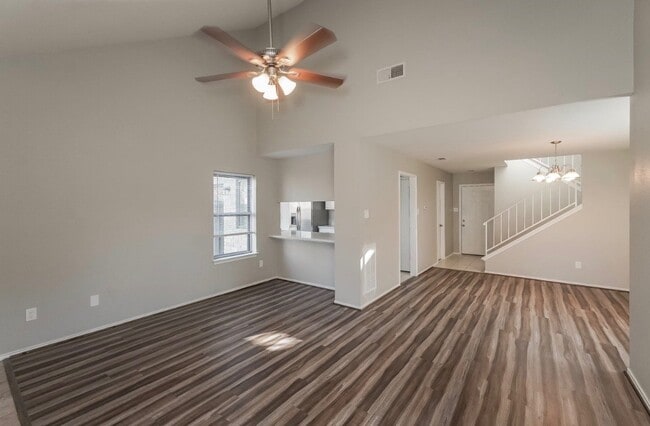 Building Photo - 6915 Eagle Ridge Dr