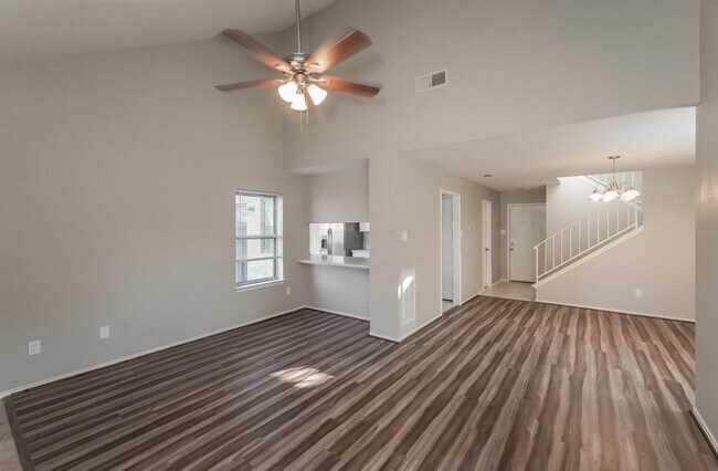 Foto del edificio - 6915 Eagle Ridge Dr