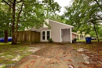 Building Photo - 103 Twinwood Dr