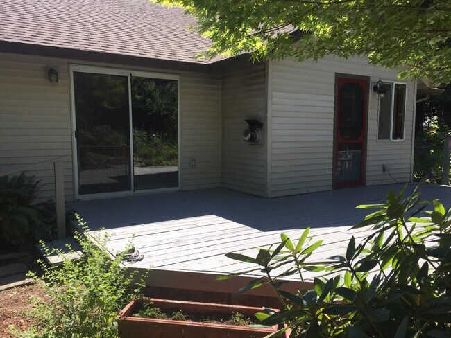 Foto del edificio - 3 Bedroom Home in Troutdale