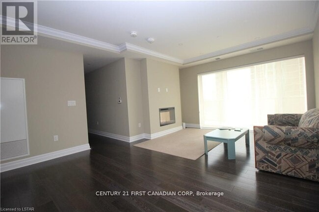Building Photo - 505-1505 Talbot St