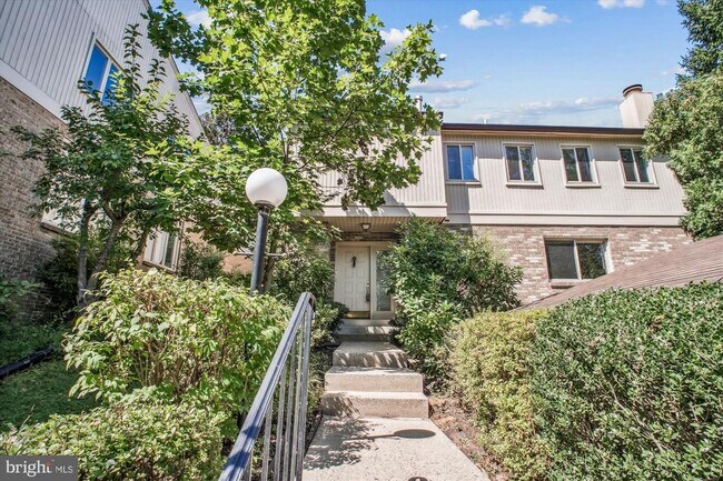 Foto del edificio - 3809 Hemlock Way