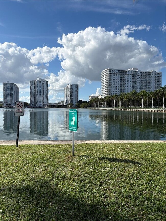 Building Photo - 18181 NE 31st Ct