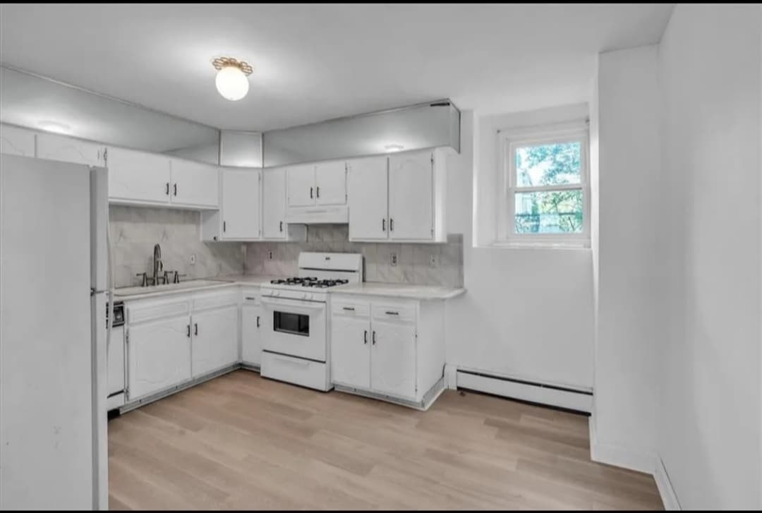 Building Photo - 225 Langdon St