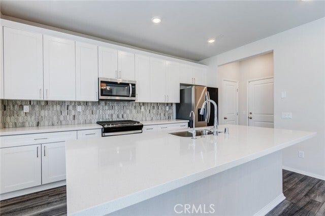 Building Photo - 36469 Shine Dr
