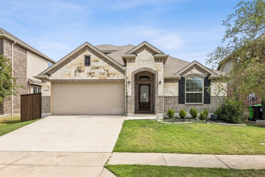 Foto principal - 16600 Amistad Ave