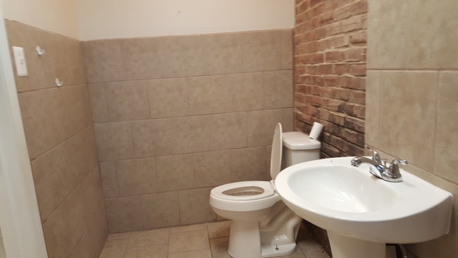 Bathroom - 231-233 W Coulter St