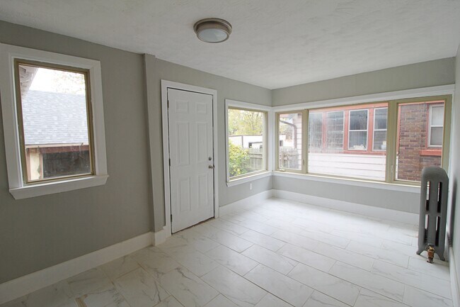 Building Photo - 2488 Virginia Park St