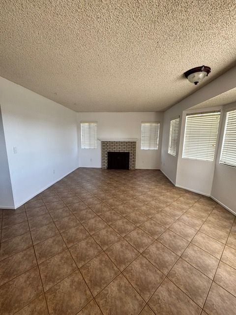 Building Photo - 5139 Independence Ct