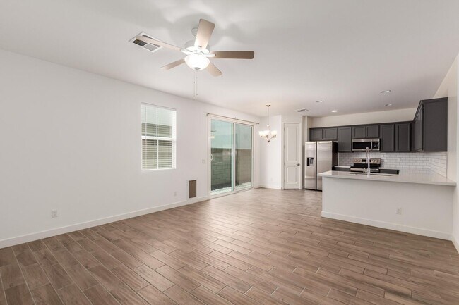 Building Photo - 5552 S Dillon