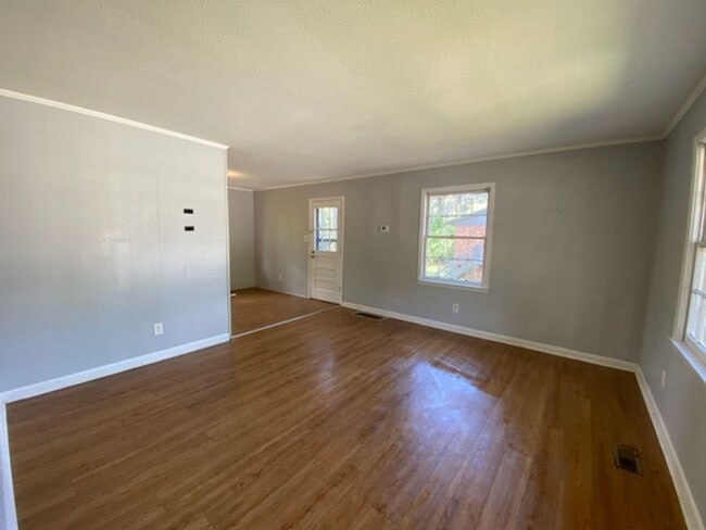 Building Photo - 4207 S Dowfield Dr