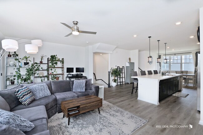 Foto del edificio - 3304 Trillium Cir