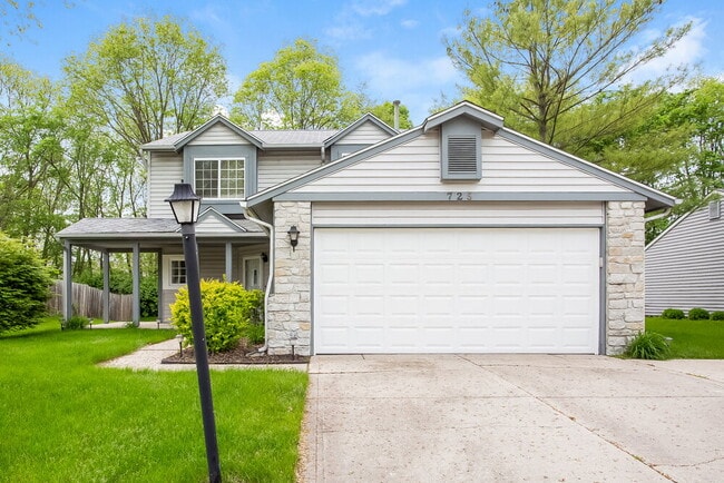 Building Photo - 725 Westridge S Dr
