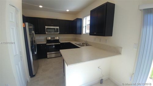Foto del edificio - 3356 SE 1st St