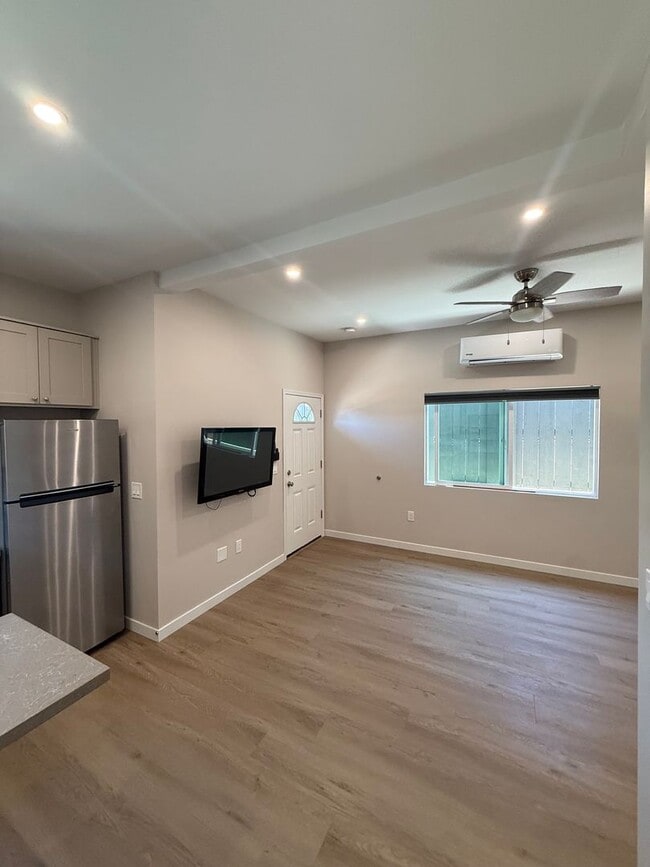 Building Photo - Affordable Studio in Central San Diego