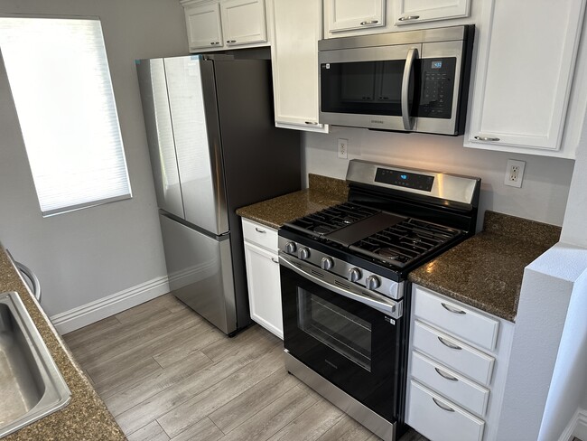Building Photo - 8213 Jade Coast Rd