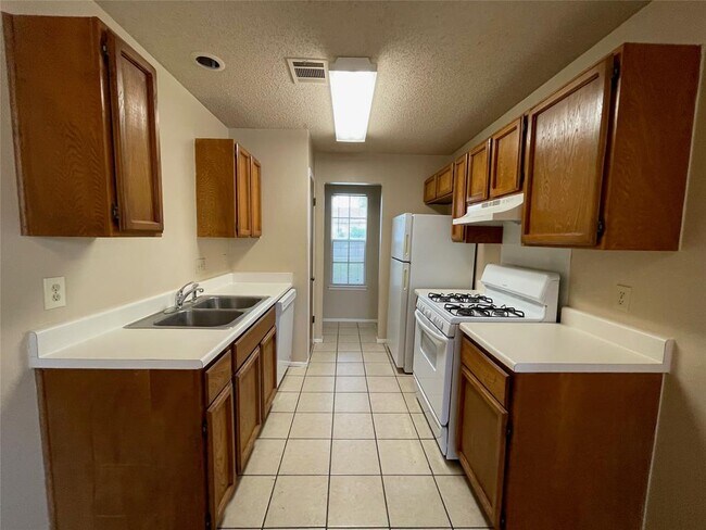 Foto del edificio - 8117 West Gate Blvd