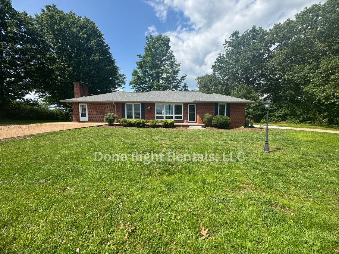Primary Photo - 388 E Noel Dr