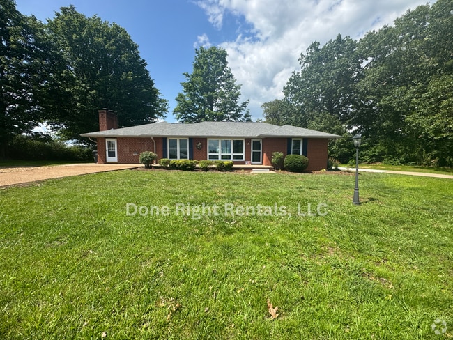 Building Photo - 388 E Noel Dr