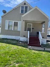 Building Photo - 1016 E Gift Ave