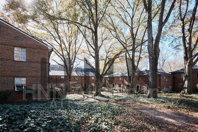 Building Photo - 1341 Briarwood Dr NE