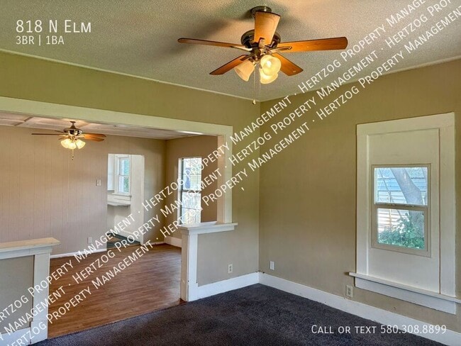 Building Photo - 818 N Elm-
