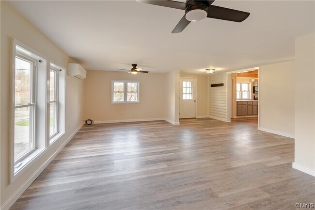 Foto del edificio - 6082 Reservoir Rd