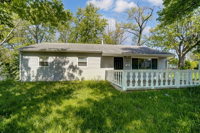 Foto del edificio - Three Bedroom with Driveway in Dayton!