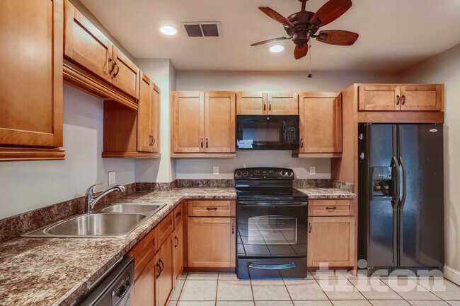 Building Photo - 3516 W McElroy Ave