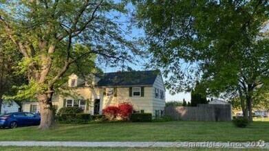 Building Photo - 6 Trumbull Dr