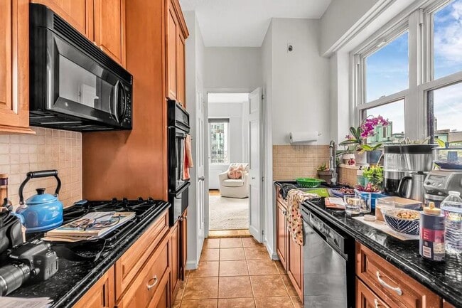 Building Photo - 2 bedroom in NEW YORK NY 10003
