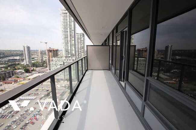 Photo du bâtiment - The Amazing Brentwood Apartment For Rent 2...